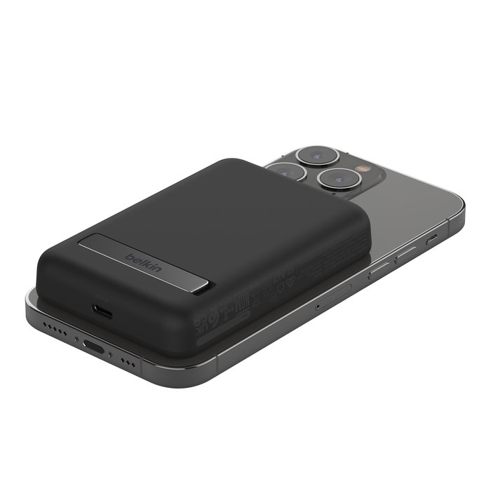 Belkin BOOST CHARGE Magnetic Wireless + Stand Power Bank, Black 5000mAh