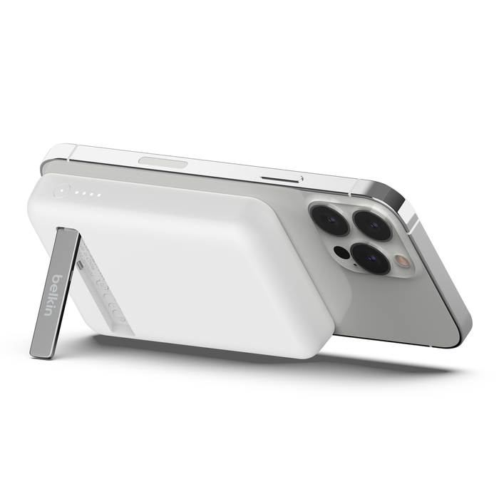 Belkin BOOST CHARGE Magnetic Wireless + Stand Power Bank, White 5000mAh
