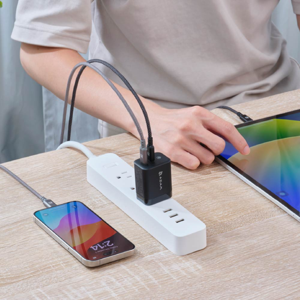 ADAM elements OMNIA X45C GaN 45W Dual USB-C Port Compact Wall Charger - Black
