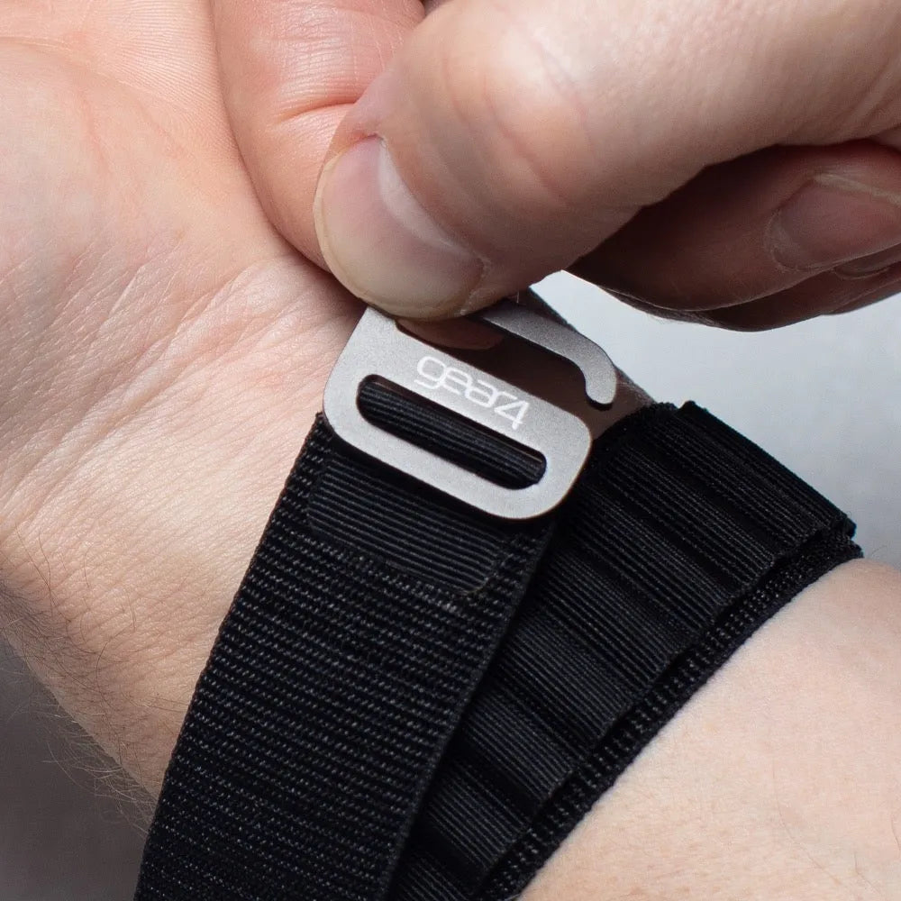 ZAGG Bands Highland Apple Watch 49/45/44mm (Small) - Black
