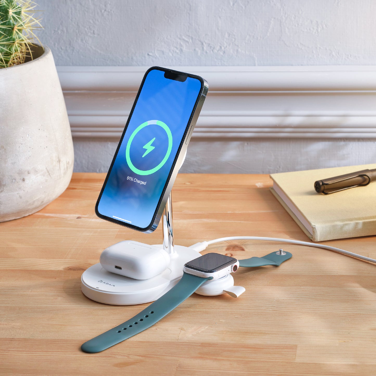 ADAM elements OMNIA M2+ Magsafe 2+1 Wireless Charging Station