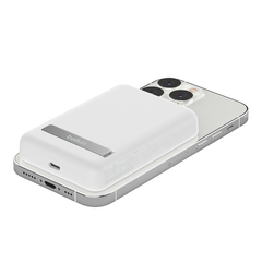 Belkin BOOST CHARGE Magnetic Wireless + Stand Power Bank, White 5000mAh