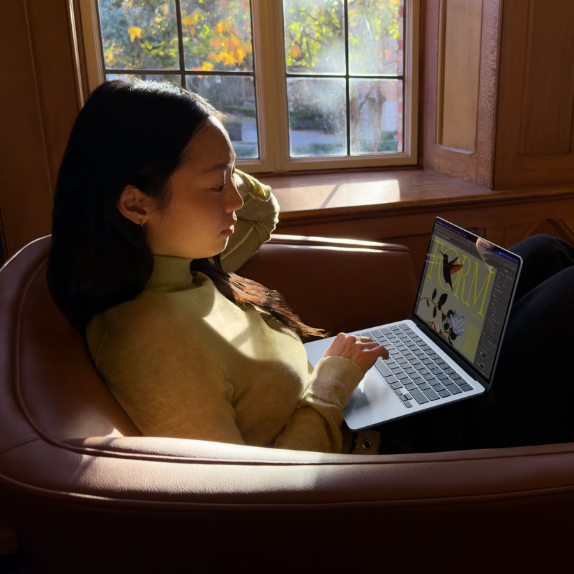 MacBook_Air_13-in_M5_Midnight_PDP_Image_Position_7__MY-EN