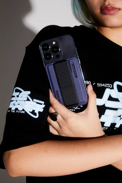 Skinarma KADO Magnetic Card Holder With Grip Stand -Dusk