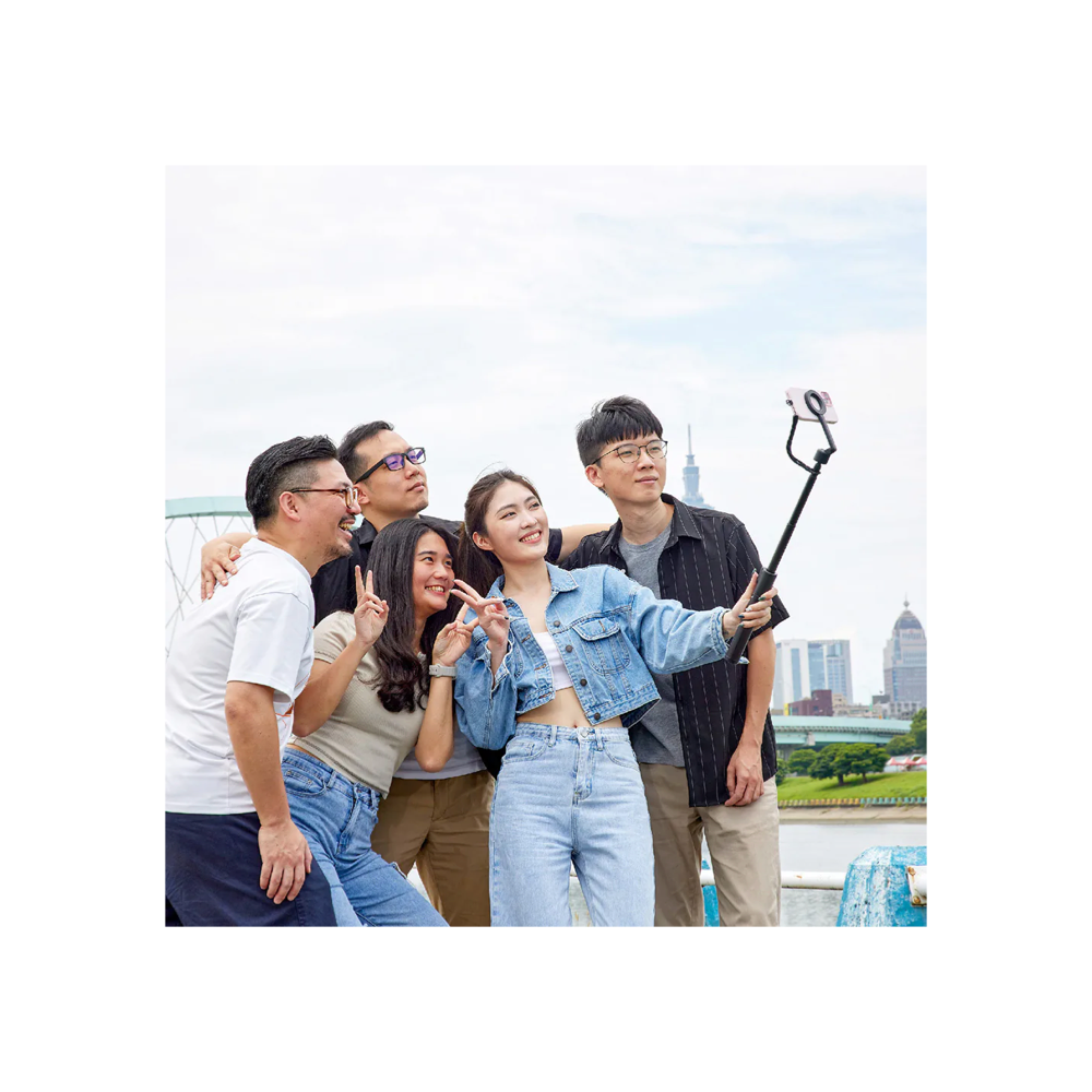 ADAM elements SELFIE Pro Wireless Bluetooth Tripod Selfie Stick (1335mm) + SELFIE Light