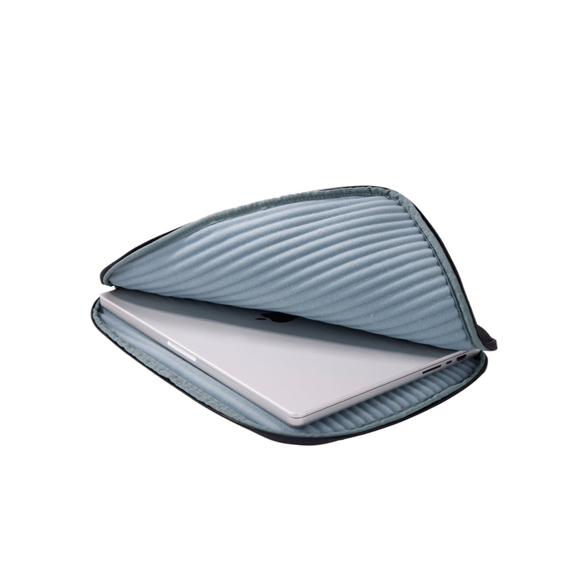 Thule Subterra 2 MacBook Sleeve 16 - Black