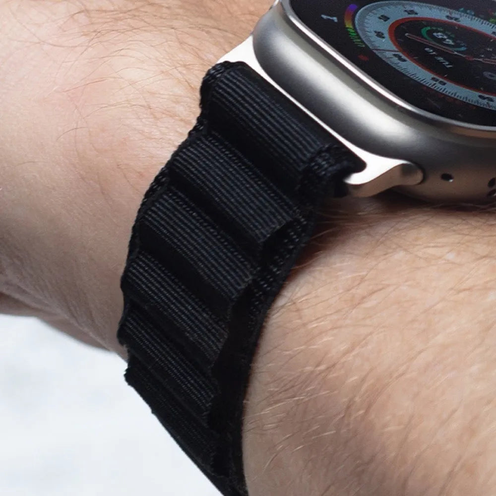 ZAGG Bands Highland Apple Watch 49/45/44mm (Small) - Black