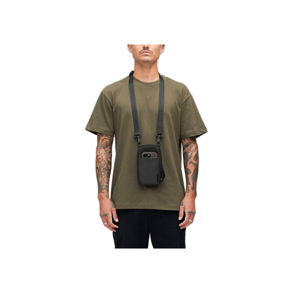 Incase A.R.C. Small Crossbody Bag Black