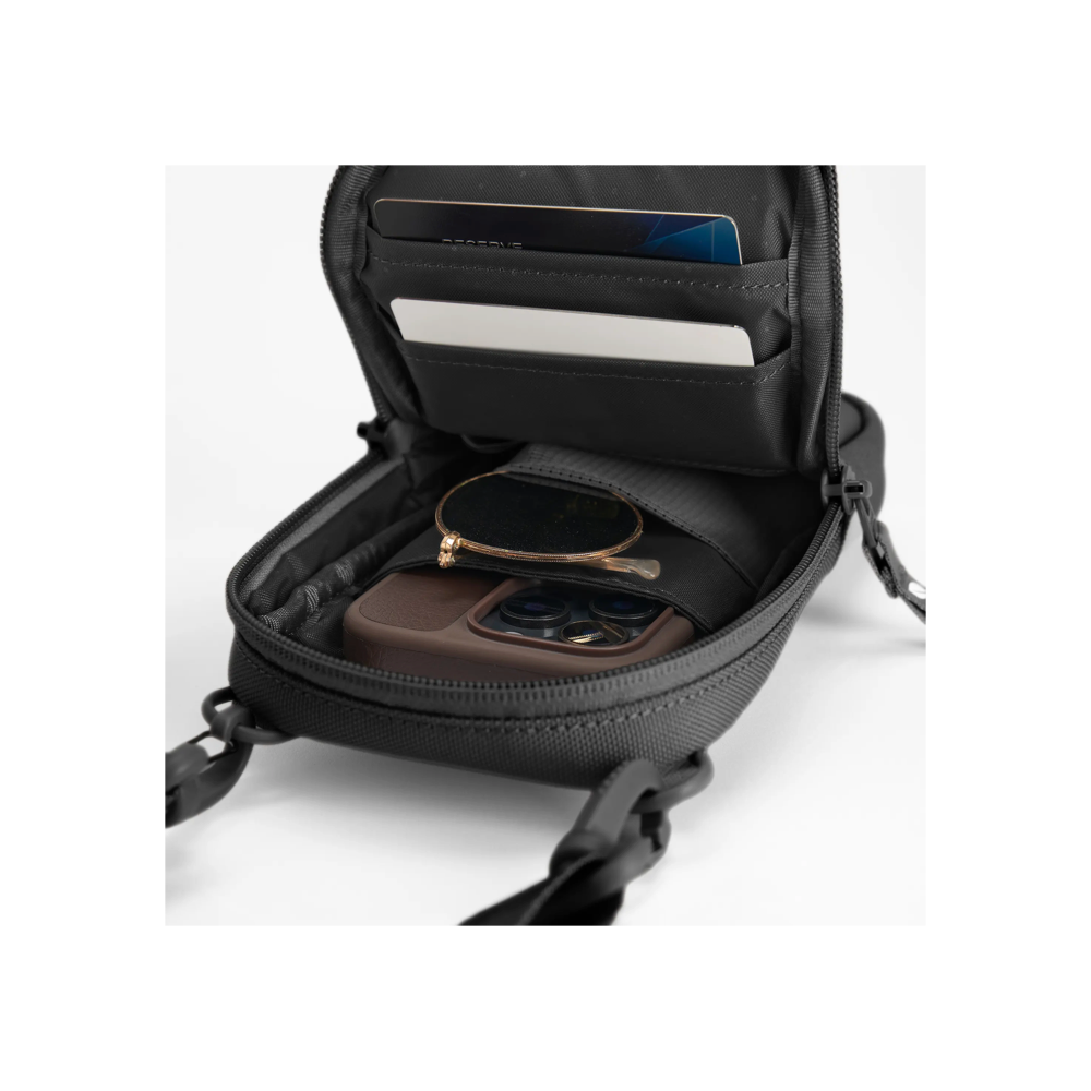 Incase A.R.C. Small Crossbody Bag Black